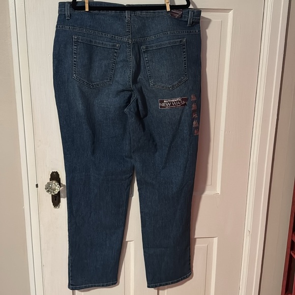 Gloria Vanderbilt NWT Amanda Women's Jeans Denim Size 16 W with Skylark Wash - Picture 8 of 14
